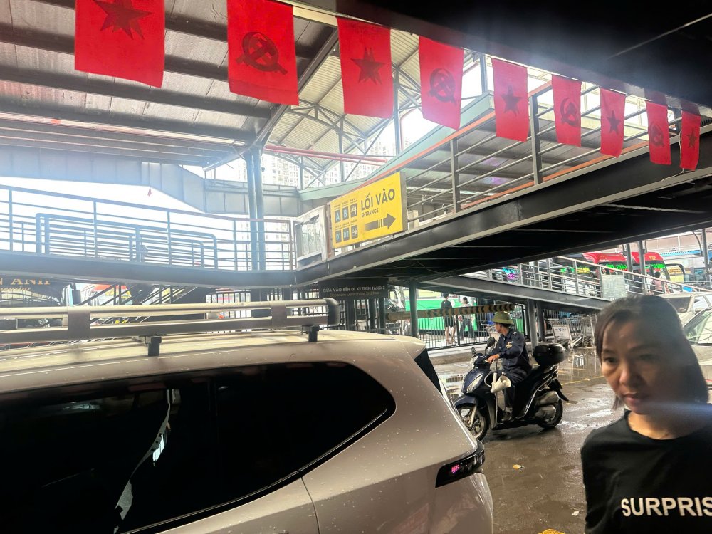 Hình ảnh Bến xe Nước Ngầm - Ảnh 2