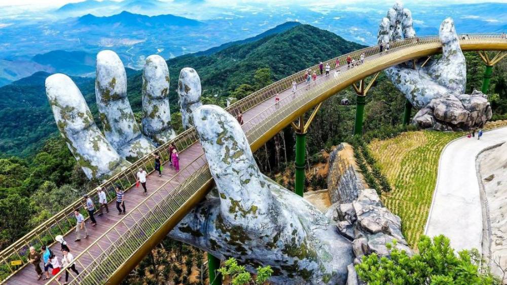 Bà Nà Hill - Núi Thần Tài